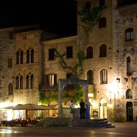 Fattoria Abbazia Monte Oliveto San Gimignano